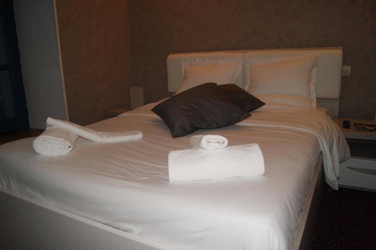 Relais Du Prieure Hotel Le Magny  Bagian luar foto